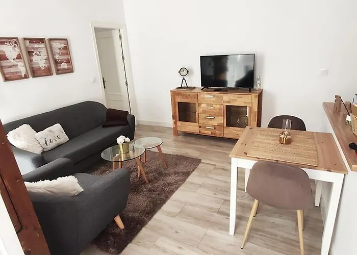 Apartamento \'Mini Jungle\' En El Corazon De Cadiz