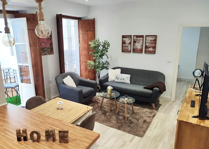 Apartamento \'Mini Jungle\' En El Corazon De Cadiz